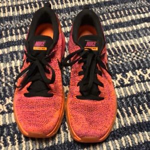 Nike Flyknit Max Total Orange-Black-Pink-Fireberry